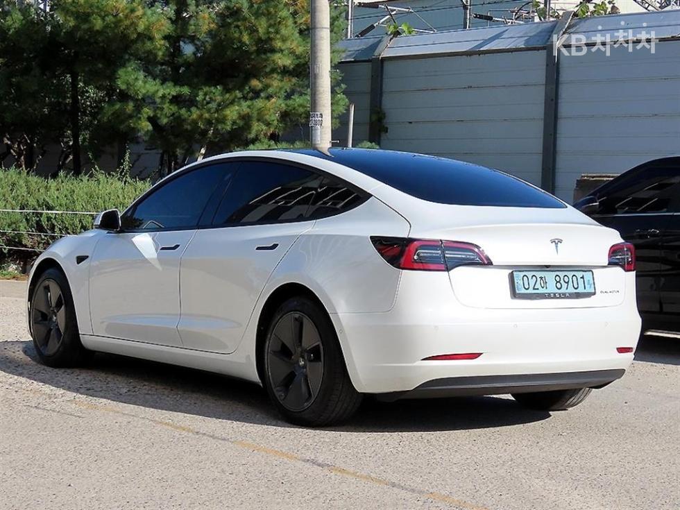 Tesla Model 3 — фото 3