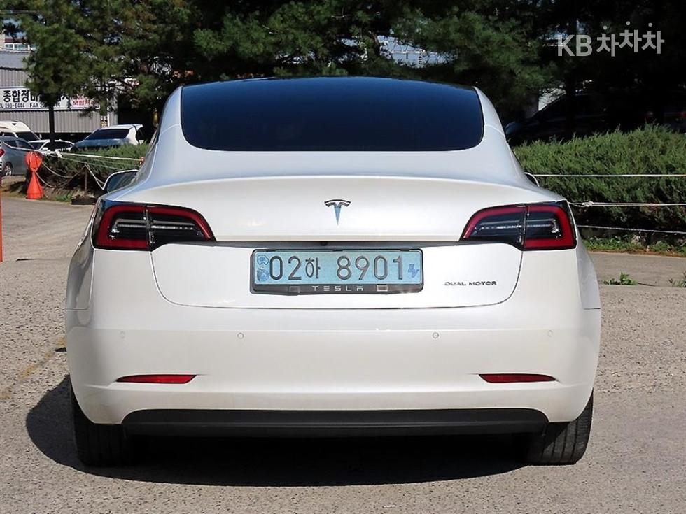 Tesla Model 3 — фото 4