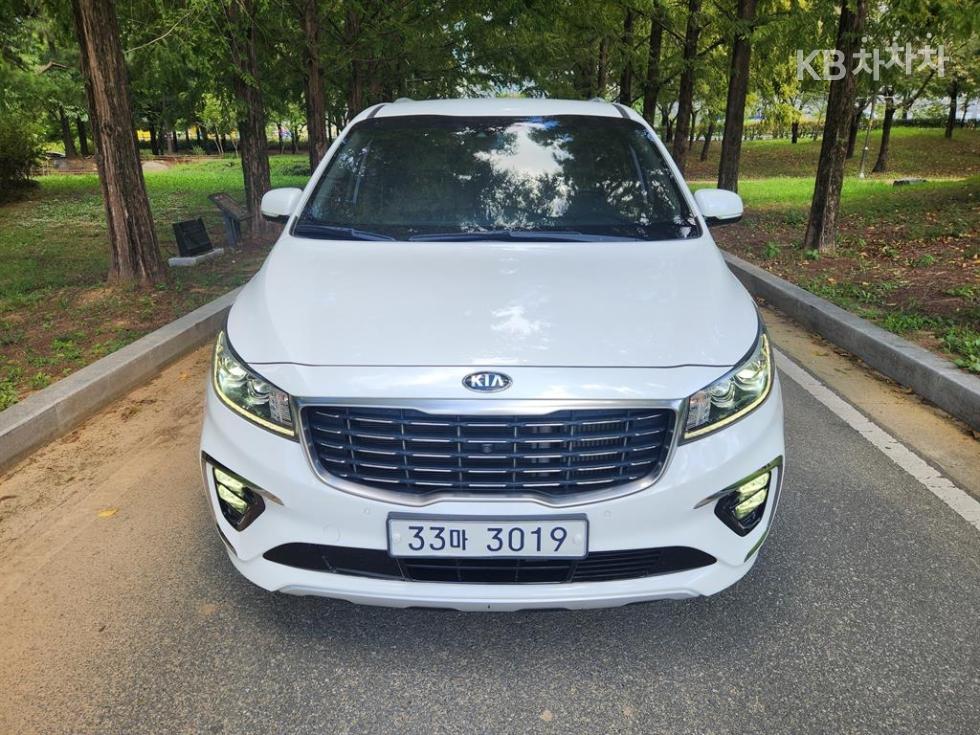 Kia Carnival Noblesse Special — фото 1