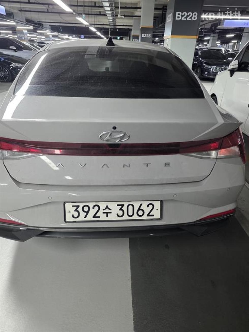 Hyundai Avante — фото 3