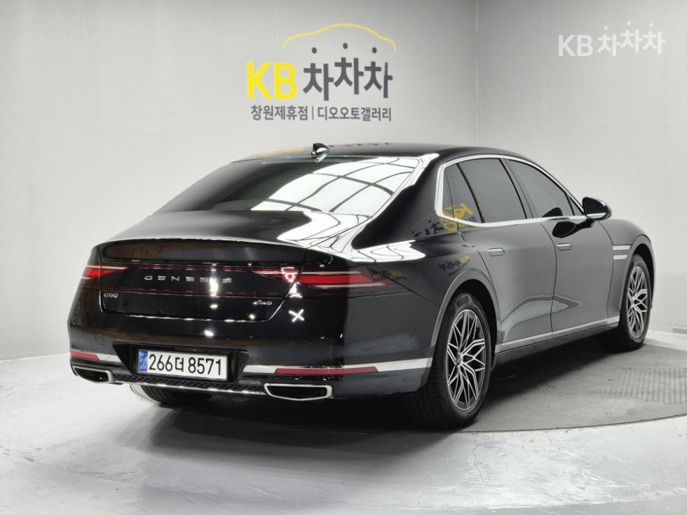 Genesis G90 BASE MODEL — фото 4