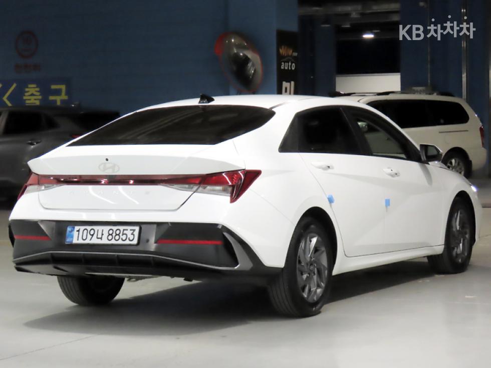 Hyundai Avante — фото 4