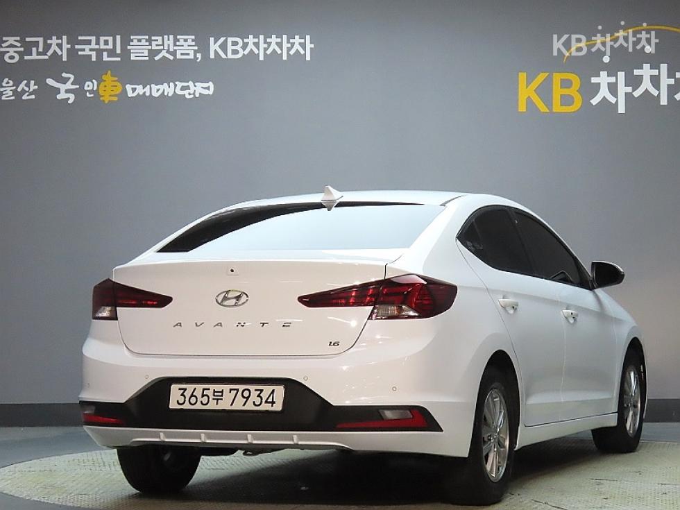 Hyundai Avante Smart — фото 2