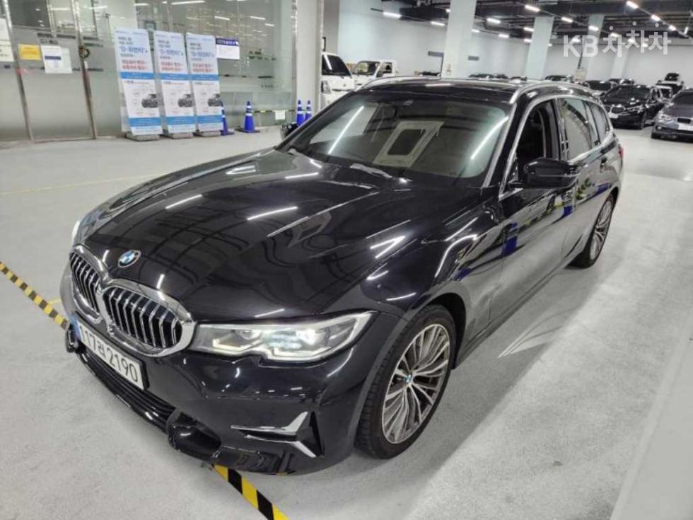 BMW 3시리즈 (G20) 320i Touring Luxury Line