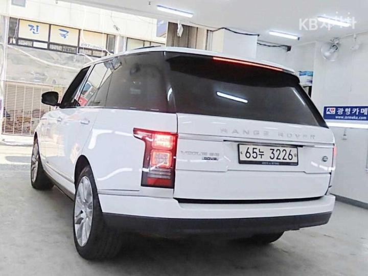 Land Rover Range Rover New 4.4 SDV8 Vogue SE 405 4