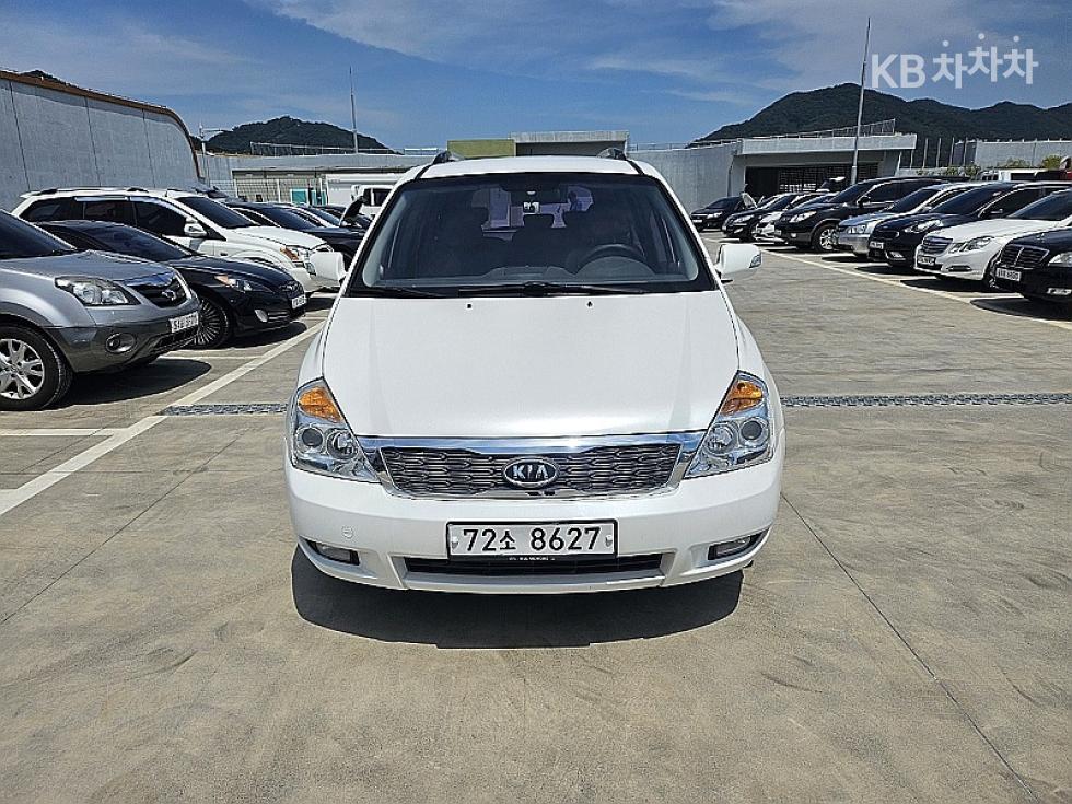 2012 kia carnival