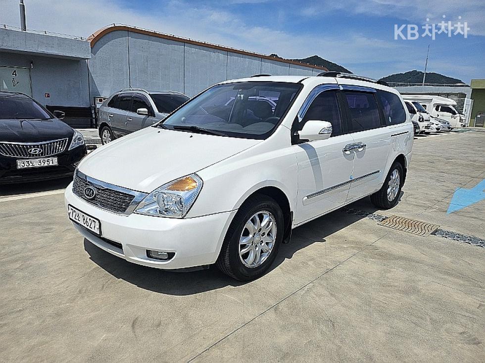 2012 - kia carnival