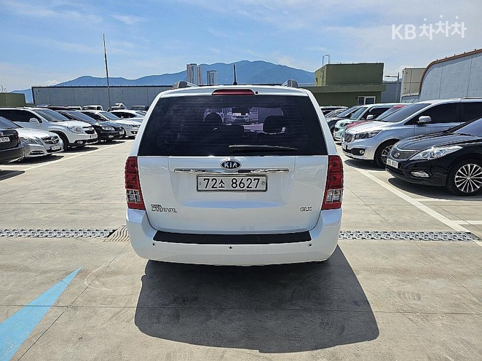 2012 - kia carnival