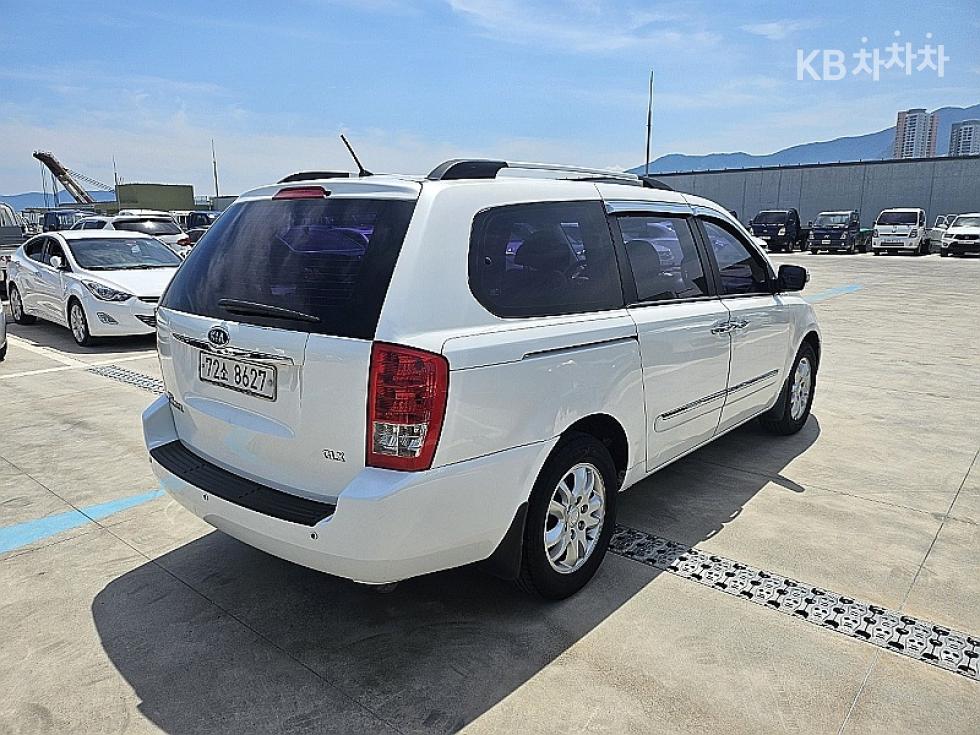 2012 - kia carnival