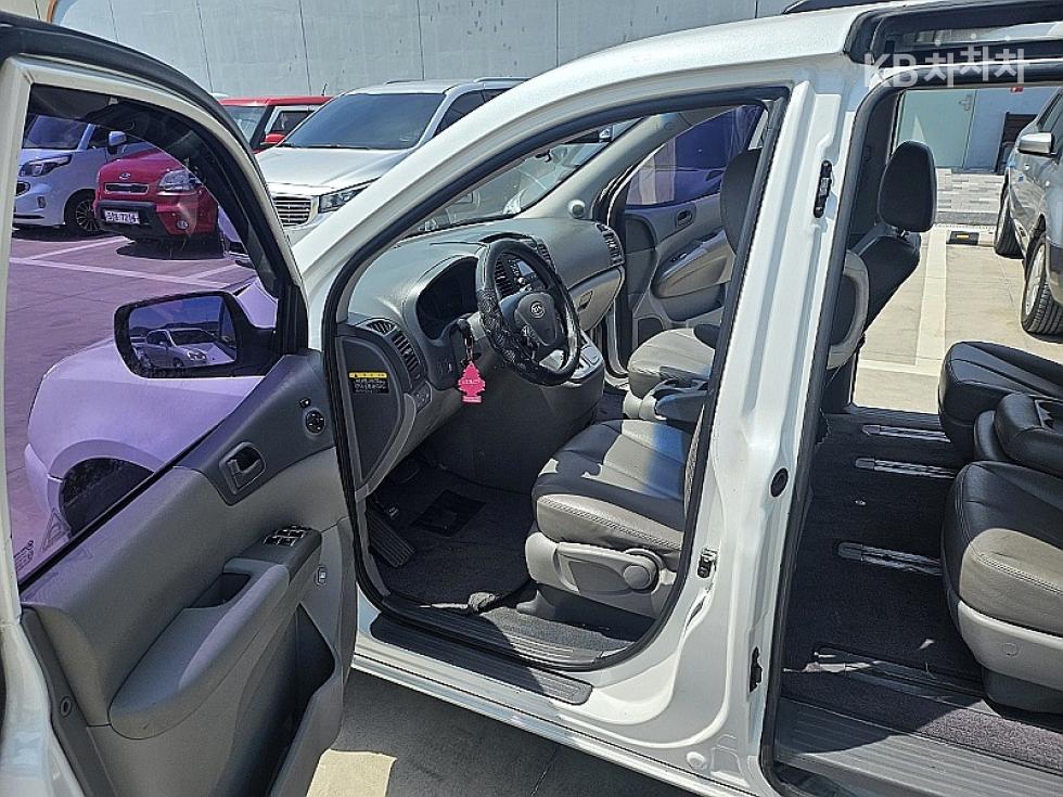 2012 - kia carnival