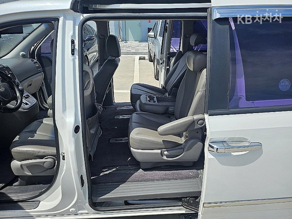 2012 - kia carnival