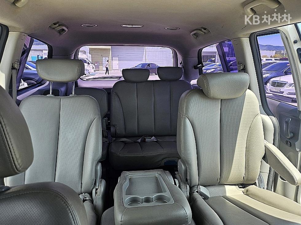 2012 - kia carnival