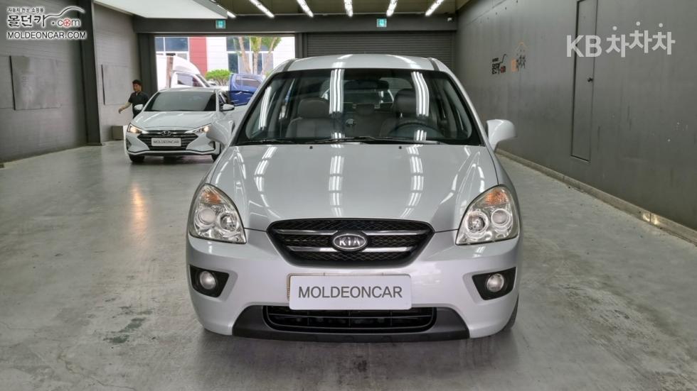 Kia Carens — miniaturë 3