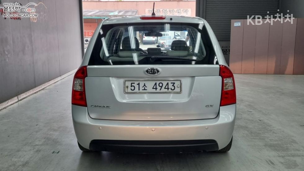 Kia Carens — miniaturë 4