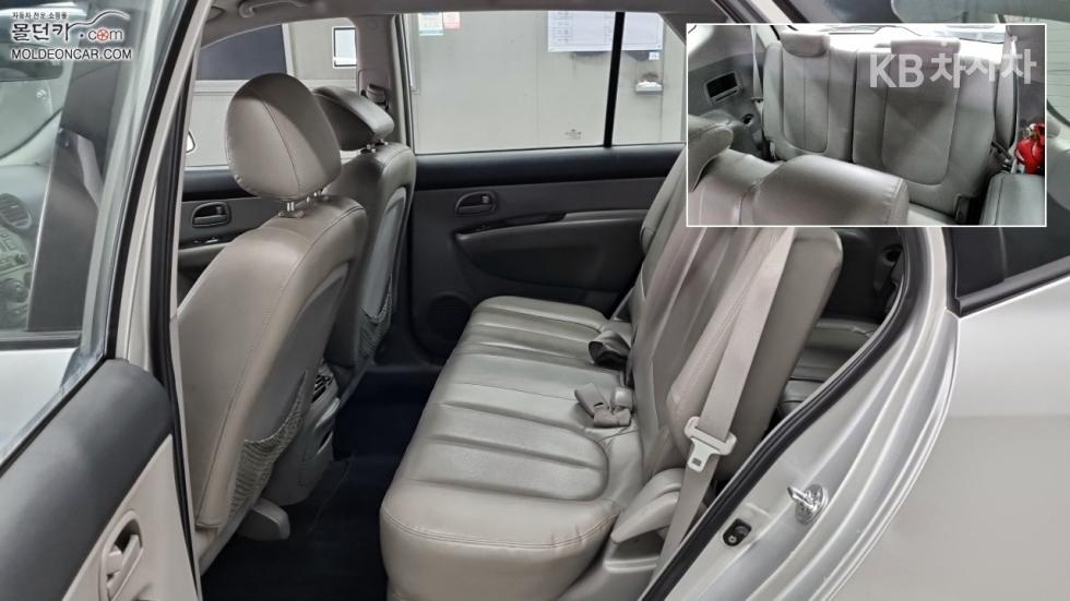 Kia Carens — miniaturë 10