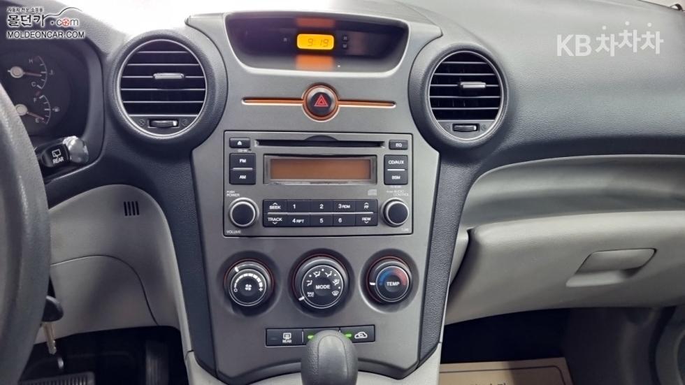 Kia Carens — miniaturë 12