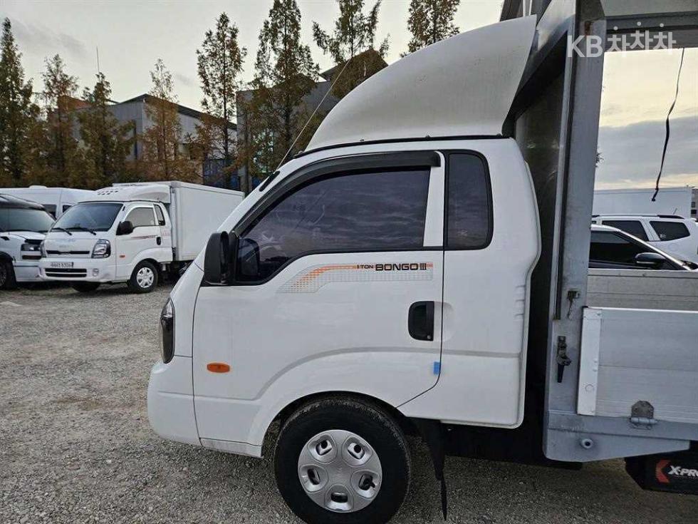 2015 - kia bongo iii