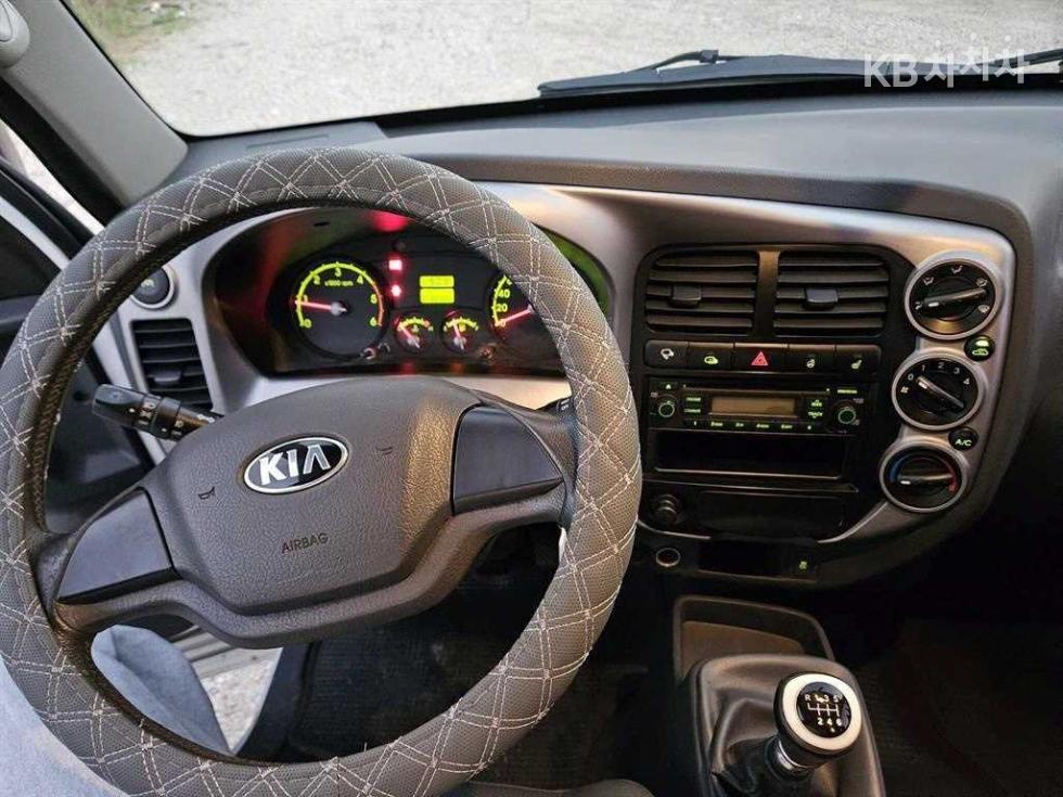 2015 - kia bongo iii