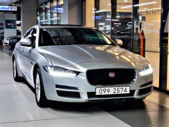 Jaguar XE 2.0 Diesel PRESTIGE 3