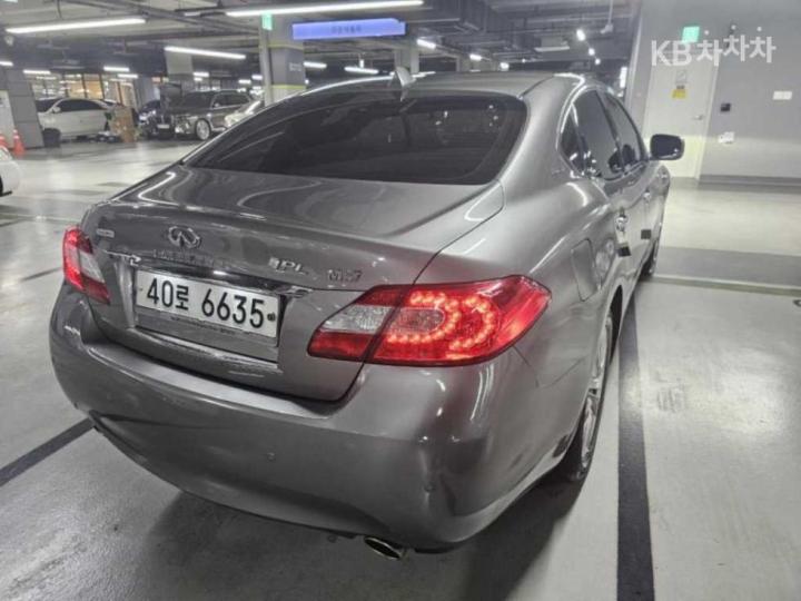 Infiniti M M37 Premium Y51 4
