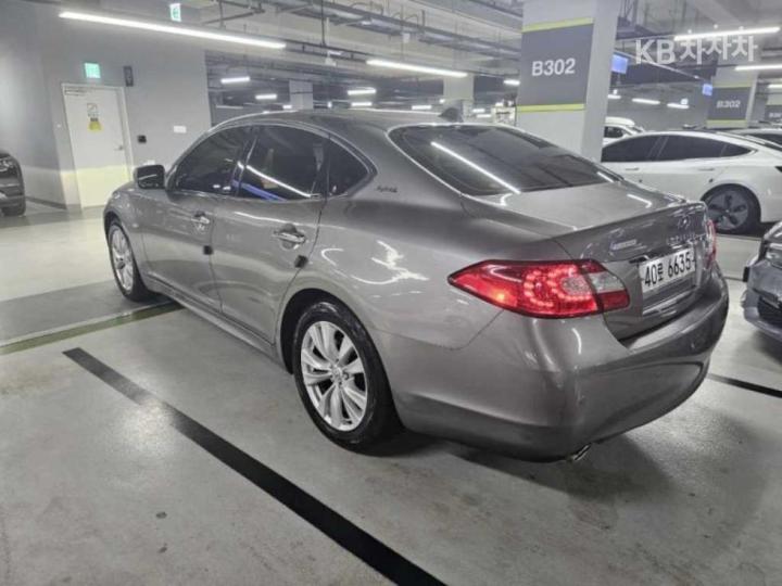 Infiniti M M37 Premium Y51 5