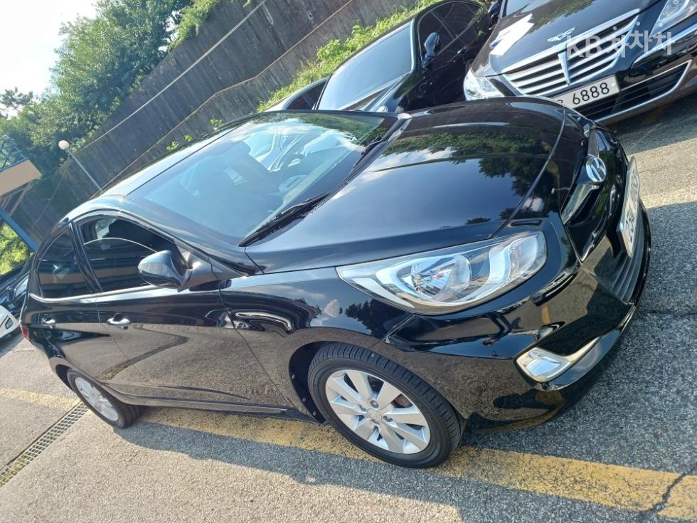 2012 hyundai accent