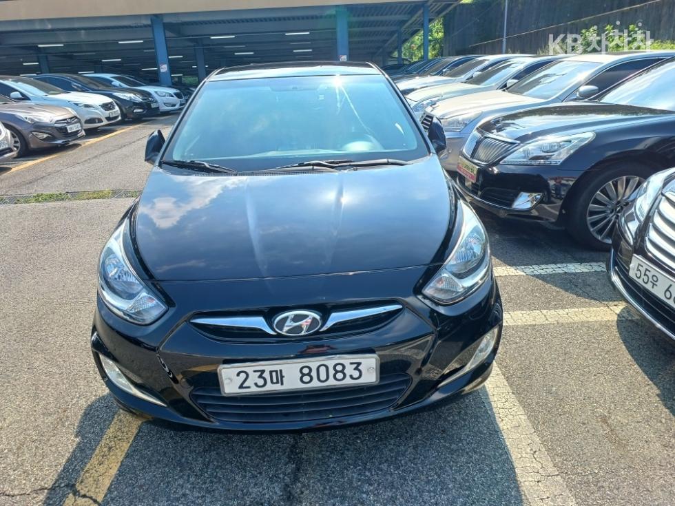 2012 - hyundai accent