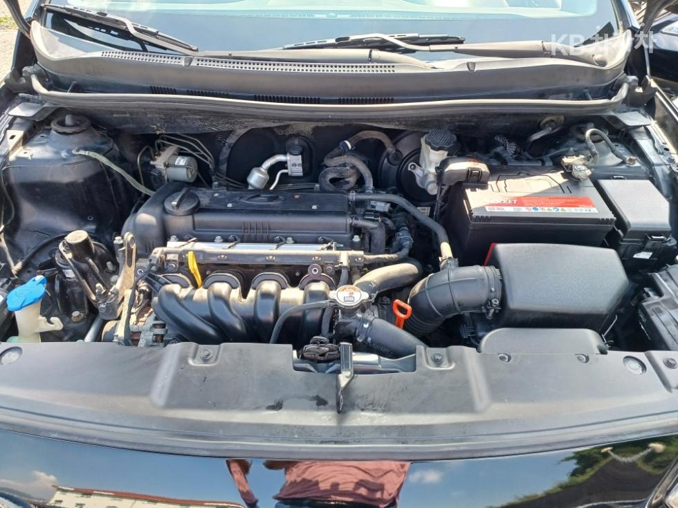 2012 - hyundai accent