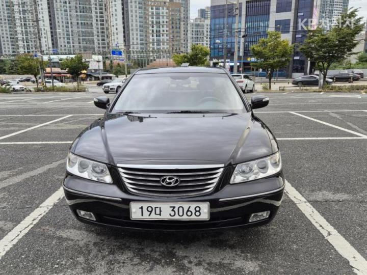 Hyundai Grandeur New Luxury Q240 Deluxe