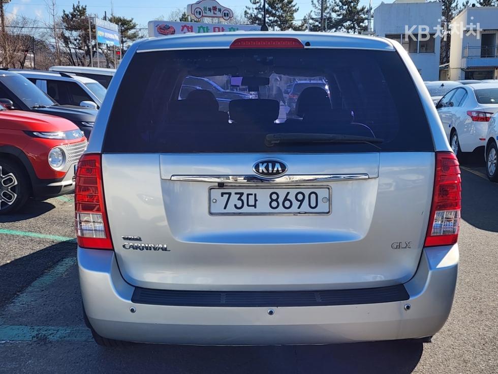 2012 - kia carnival