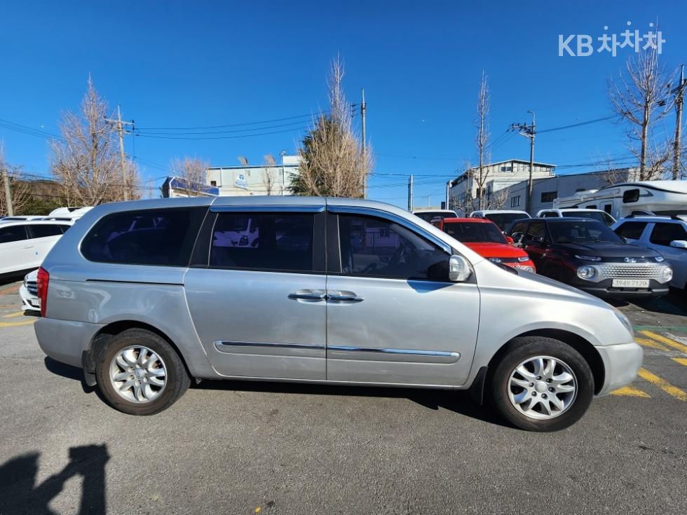 2012 - kia carnival
