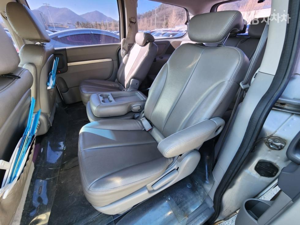2012 - kia carnival