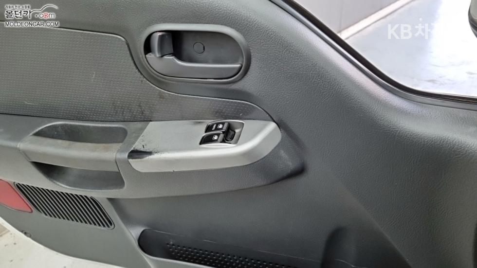 2016 - kia bongo iii