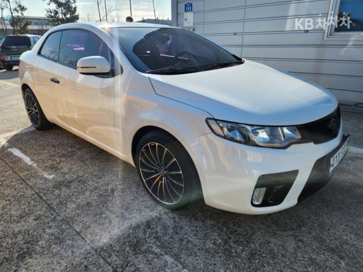 Kia Forte Koup 1.6 GDI Prestige 8