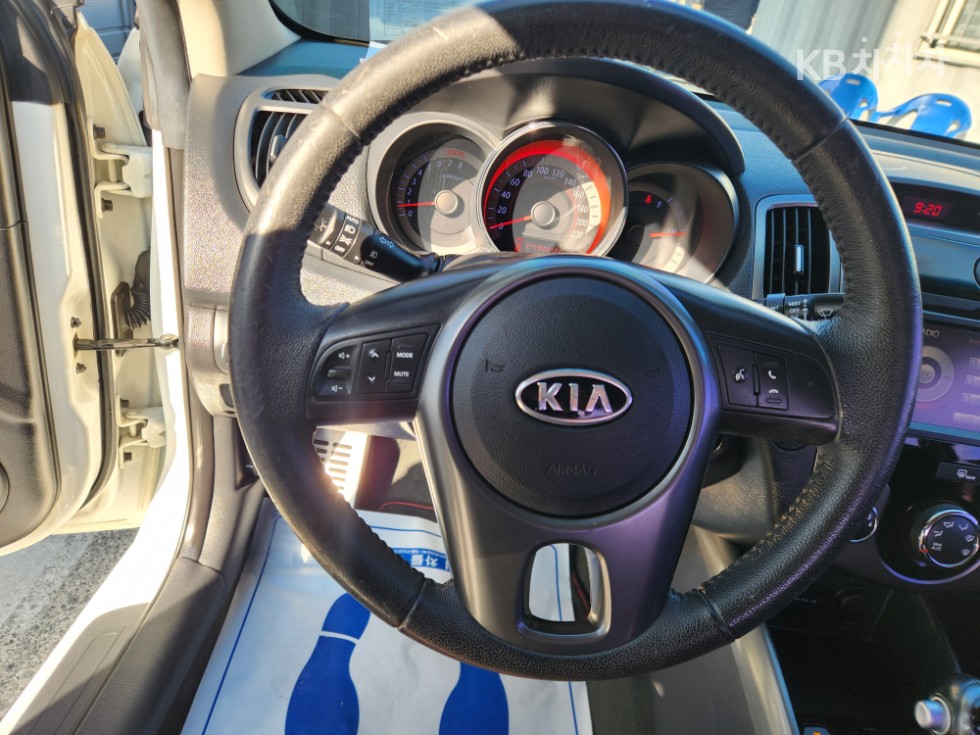 2012 - kia forte
