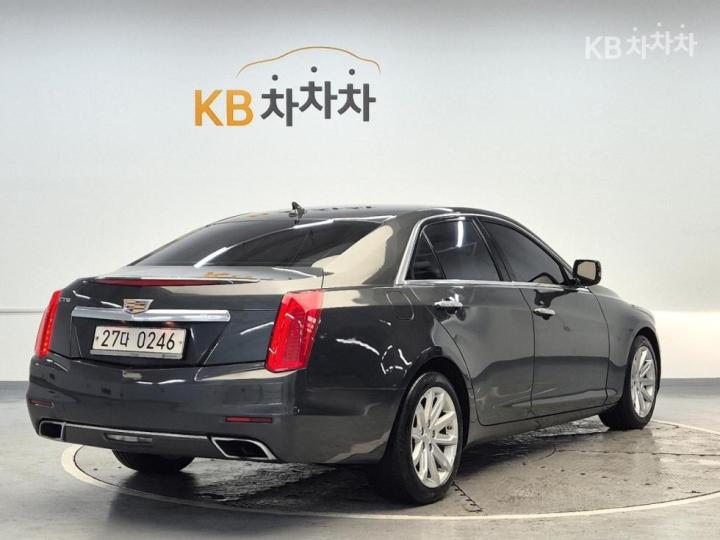Cadillac CTS 2.0 Luxury 4