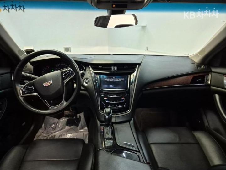 Cadillac CTS 2.0 Luxury 8