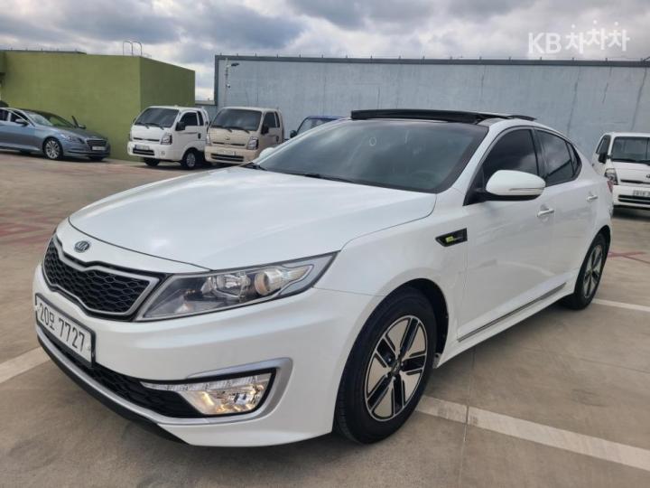 Kia K5 Hybrid Luxury 2