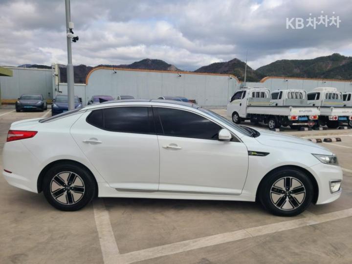 Kia K5 Hybrid Luxury 7