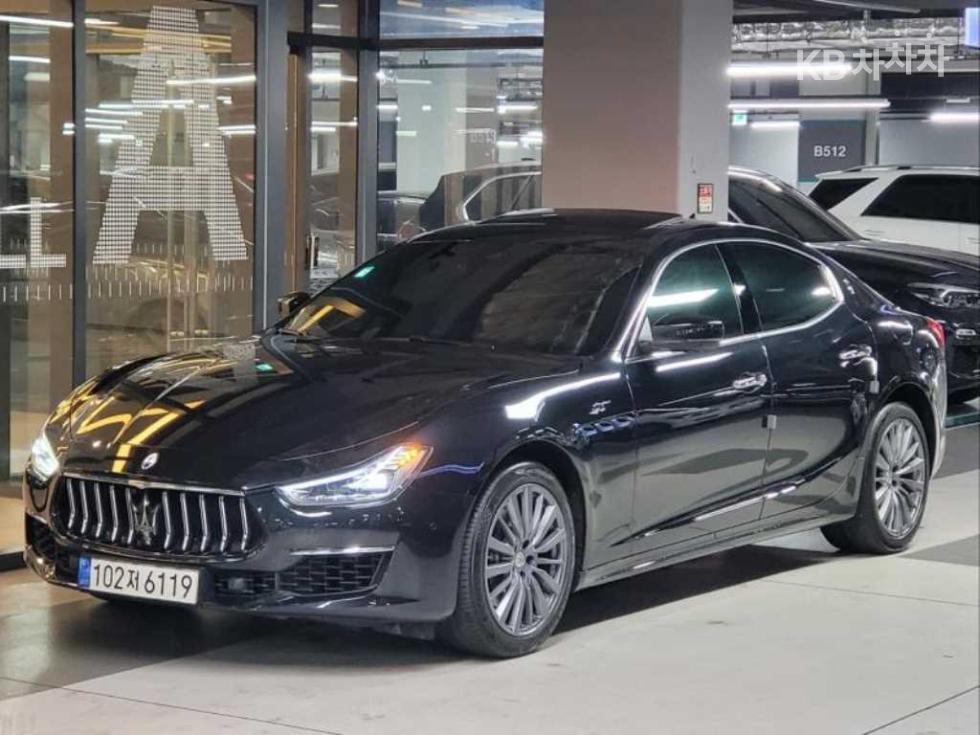 2022 maserati ghibli