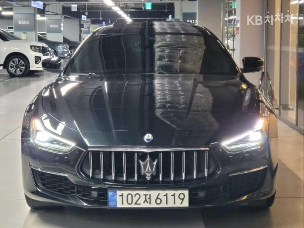 2022 - maserati ghibli