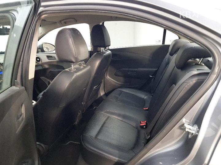 Chevrolet Aveo L Regular 9