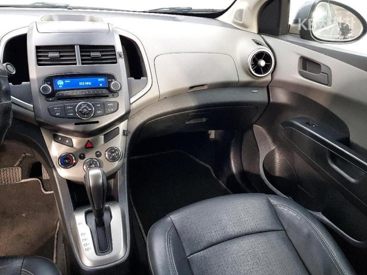 Chevrolet Aveo L Regular 10