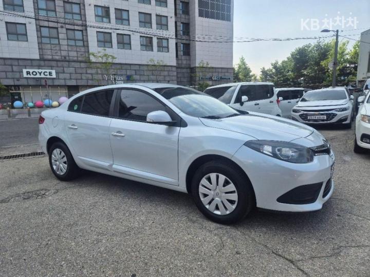 Renault SM3 Neo PE 4