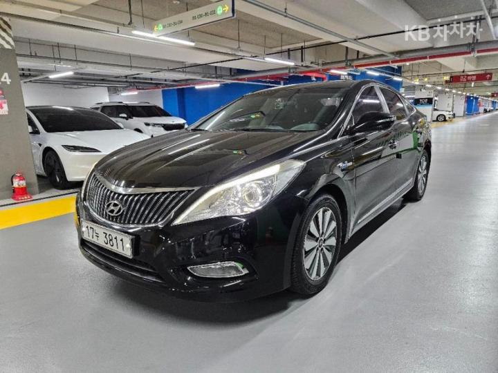 Hyundai Grandeur Hybrid Premium 3