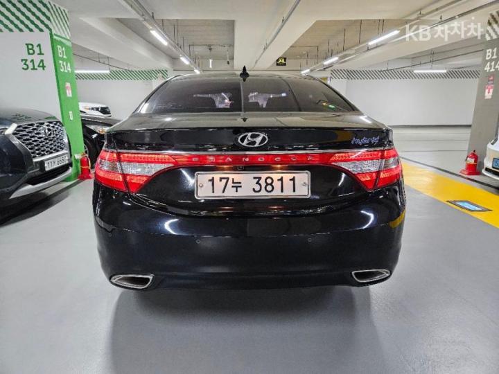Hyundai Grandeur Hybrid Premium 4