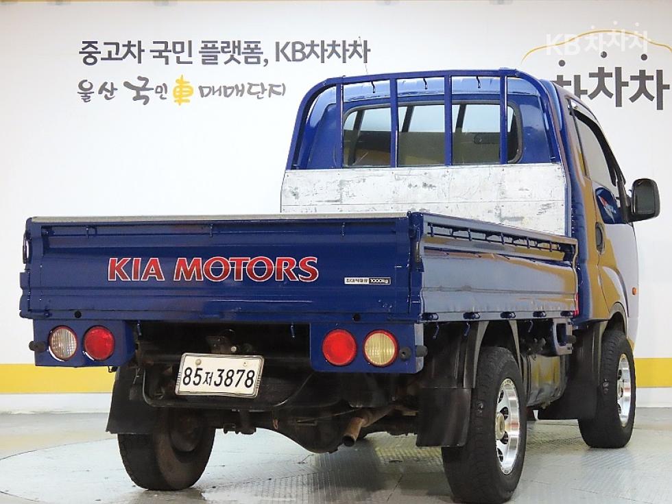 2011 - kia bongo iii