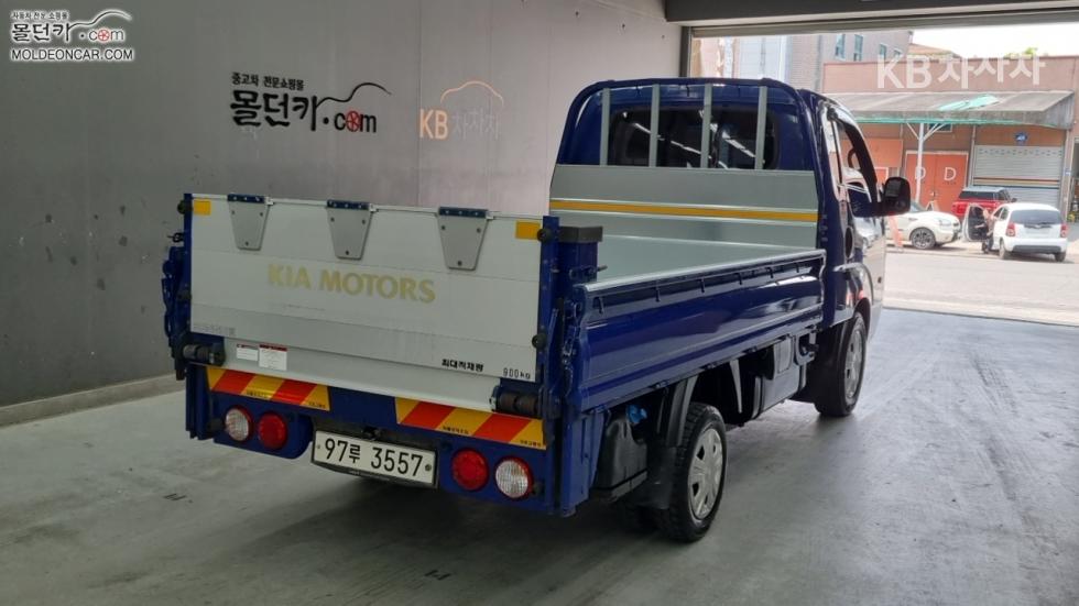 2021 - kia bongo iii