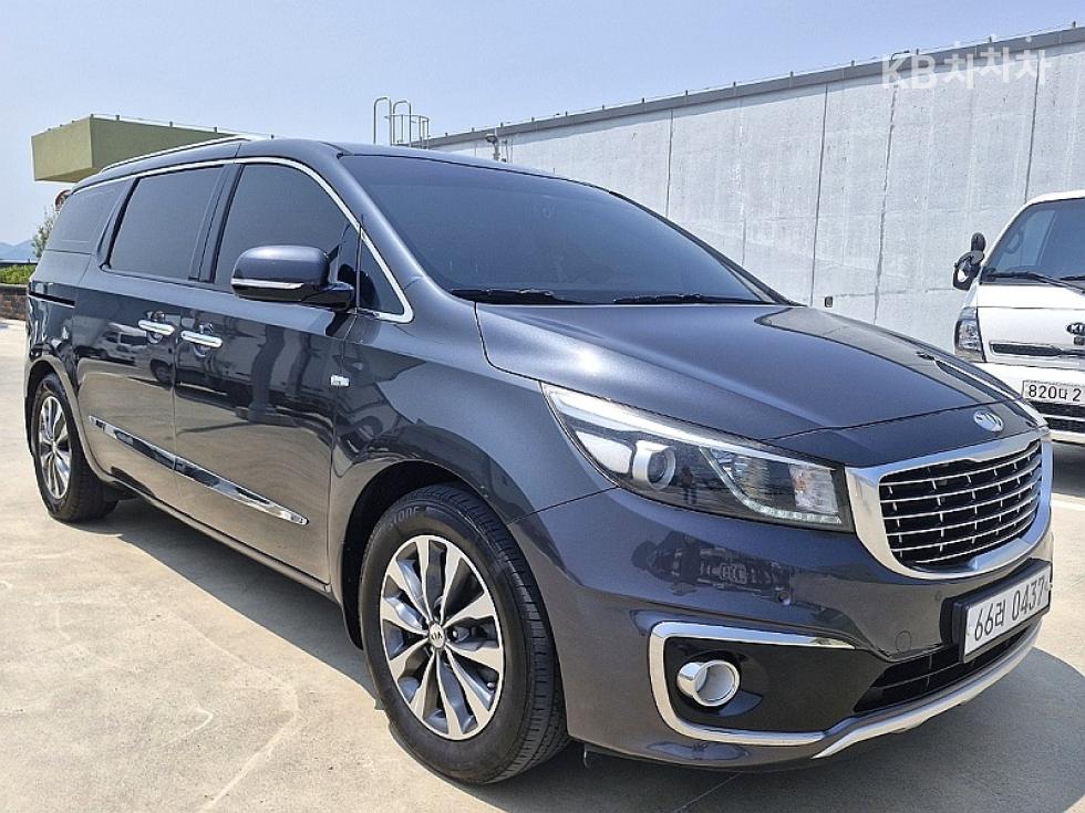 2017 - kia carnival