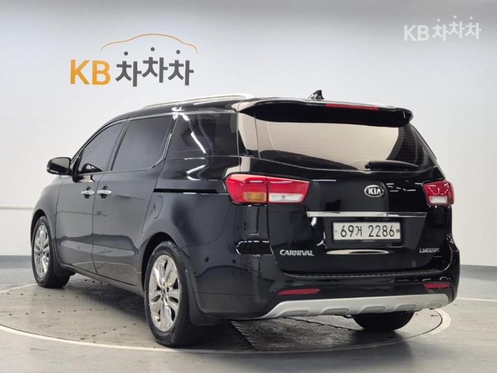 Kia Carnival 2.2 Diesel Limousine President 3